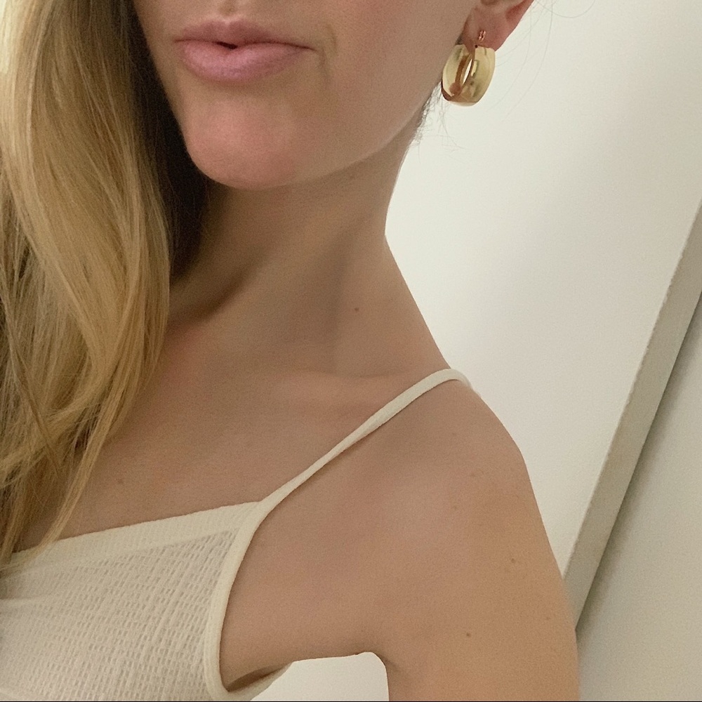 Gramercy Hoops | 18k Gold Filled - Picture 4 of 5